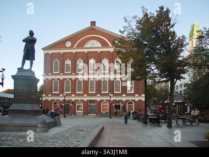 Das historische Backsteinhaus Faneuil Hall Marketplace am Freedom Trail, Boston, Massachusetts, USA Stockfoto