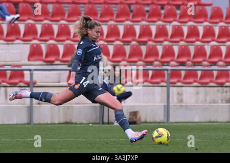 Madrid, Spanien. 16. März 2025, AlcalÃ¡ de Henares, Madrid, Spanien: 14 LAIA BALLESTE SCIORA während des LIGAF Frauenfußballspiels zwischen Atletico Madrid FEM gegen R.C.D. Espanyol de Barcelona SAD im Centro Deportivo AlcalÃ¡ de Henares am 16. März 2025 in Madrid Spanien. (Kreditbild: © Oscar Manuel Sanchez/ZUMA Press Wire) NUR REDAKTIONELLE VERWENDUNG! Nicht für kommerzielle ZWECKE! Quelle: ZUMA Press, Inc./Alamy Live News Stockfoto