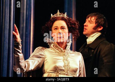 Zoe Wanamaker (Prinzessin Caroline von Brunswick), Brendan Coyle (Colonel McMahon) in BATTLE ROYAL von Nick Stafford im Lyttelton Theatre, National Theatre (NT), London SE1 09/12/1999 Musik: Paddy Cunneen Design: Rob Howell Beleuchtung: Mark Henderson Bewegung: Jane Gibson Regie: Howard Davies Stockfoto