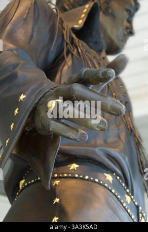Elvis Presley, King of Rock & Roll - Statue ursprünglich in der Beale Street und jetzt im touristischen Willkommenszentrum - Statue Detail - Memphis, Tennessee Stockfoto