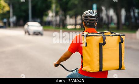Schnelle Öko-Lieferauftrag und moderner Service Stockfoto