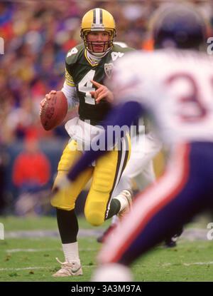 Green Bay Packers Quarterback Brett Favre wird in den 1990er Jahren in Aktion gezeigt Stockfoto