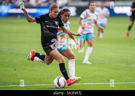Los Angeles, Usa. März 2025. Angel City FC-Verteidiger Gisele Thompson (20) während eines NWSL-Spiels gegen den San Diego Wave FC am Sonntag, den 16. März 2025, im BMO-Stadion in Los Angeles, CA. Angel City im 1:1 gegen San Diego. (Jon Endow/Image of Sport) Credit: Image of Sport /Alamy Live News Stockfoto