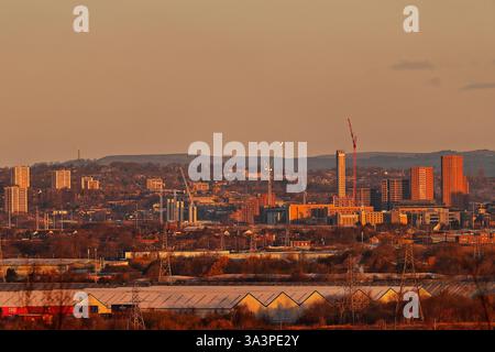 Ein Fernblick auf Gebäude einschließlich Sky Gardens, die derzeit im Bau sind, im Stadtzentrum von Leeds Stockfoto