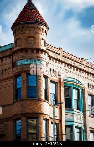 Das Independent Order of Odd Fellows Building (I.O.O.F.) an der 927 South 8th Street, erbaut 1899 in Manitowoc, Wisconsin. Stockfoto