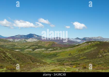 Wunderschöne Naturlandschaft des Somiedo Naturparks im Frühling Stockfoto