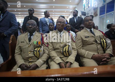 Port-au-Prince, Port-au-Prince, Haiti. März 2025. Beerdigung zweier haitianischer Soldaten, die während eines Angriffs auf Delmas 30, Port-au-Prince, getötet wurden. (Credit Image: © Patrice Noel/ZUMA Press Wire) NUR REDAKTIONELLE VERWENDUNG! Nicht für kommerzielle ZWECKE! Quelle: ZUMA Press, Inc./Alamy Live News Stockfoto