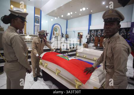 Port-au-Prince, Port-au-Prince, Haiti. März 2025. Beerdigung zweier haitianischer Soldaten, die während eines Angriffs auf Delmas 30, Port-au-Prince, getötet wurden. (Credit Image: © Patrice Noel/ZUMA Press Wire) NUR REDAKTIONELLE VERWENDUNG! Nicht für kommerzielle ZWECKE! Quelle: ZUMA Press, Inc./Alamy Live News Stockfoto