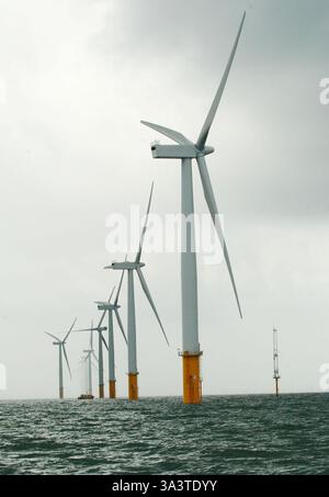 EMBARGO BIS 0001 FREITAG, 15. NOVEMBER Dateifoto vom 21. NOVEMBER 8/2008 des Offshore-Windparks Inner Dowsing in der Nordsee. Projekte, die auf eine Beschleunigung der Energiewende in Entwicklungsländern abzielen, werden einen Anteil von 79 Mio. GBP an der Klimafinanzierung des Vereinigten Königreichs erhalten, wie die Regierung angekündigt hat. Mit dem Geld werden Innovationen im Bereich saubere Energie in Ländern unterstützt, die an vorderster Front der Klimakrise stehen, einschließlich afrikanischer Nationen und kleiner inselstaaten. Ausgabedatum: Freitag, 15. November 2024. Stockfoto