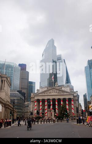 16. Dezember 2024 - London, Vereinigtes Königreich - die Bank of England in London an der Threadneedle Street ist die Zentralbank des Vereinigten Königreichs und das Modell, nach dem sich die meisten Unternehmen bewegen Stockfoto