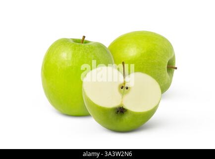 Gruppe frischer grüner Äpfel und halb isoliert Stockfoto