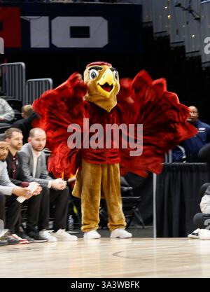 15. März 2025: Das Maskottchen Saint Joseph's Hawk tritt während eines A10 Men's Basketball Tournament-Halbfinalspiels zwischen den George Mason Patriots und den Saint Joseph's Hawks in der Capital One Arena in Washington, DC Justin Cooper/CSM auf Stockfoto