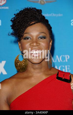 26. Februar 2006 - Los Angeles, Kalifornien, USA - K46531FB.37TH NAACP IMAGE AWARDS, Ankünfte am die. SHRINE AUDITORIUM LOS ANGELES, CA.2/25/2006. FITZROY BARRETT / 2006.INDIA. ARIE (Kredit-Bild: © Globe Photos/ZUMAPRESS.com) Stockfoto