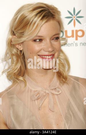 27. April 2006 - Beverly Hills, Kalifornien, USA - AMY SMART-. STEP UP WOMEN ES NETWORK INSPIRATION AWARDS-. BEVERLY HILTON HOTEL, BEVERLY HILLS, KALIFORNIEN -.04-27-2006-. NINA PROMMER / 2006.K47636NP (Kredit-Bild: © Globe Photos/ZUMAPRESS.com) Stockfoto