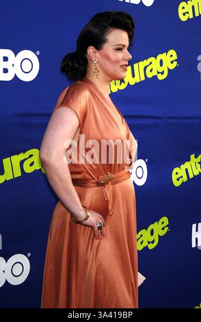 1. Juni 2006 - Hollywood, Kalifornien, USA - DEBI MAZAR-. ENTOURAGE HBO PREMIERE-. CINERAMA DOME, HOLLYWOOD, KALIFORNIEN -.06-01-2006-. NINA PROMMER / 2006.K48153NP. (Kredit-Bild: © Globe Photos/ZUMAPRESS.com) Stockfoto
