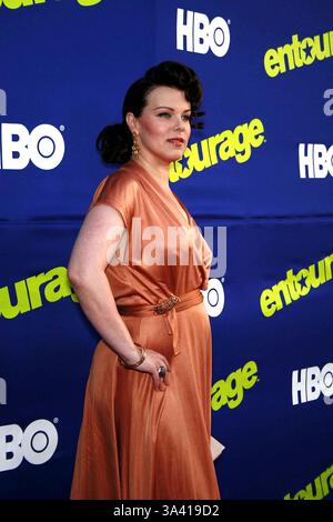 1. Juni 2006 - Hollywood, Kalifornien, USA - DEBI MAZAR-. ENTOURAGE HBO PREMIERE-. CINERAMA DOME, HOLLYWOOD, KALIFORNIEN -.06-01-2006-. NINA PROMMER / 2006.K48153NP. (Kredit-Bild: © Globe Photos/ZUMAPRESS.com) Stockfoto
