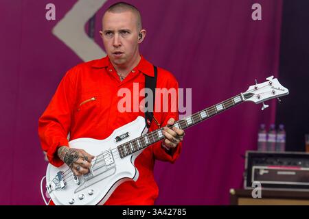 Slave tritt im King Tuts Wah Wah Tent am Eröffnungstag von T in the Park in seinem neuen Zuhause von Schloss Strathallen auf Stockfoto