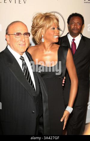 28. Oktober 2006 - Beverly Hills, Kalifornien, USA - WHITNEY HOUSTON und CLIVE DAVIS - .17th Karussell der Hoffnung BALL-. BEVERLY HILTON HOTEL, BEVERLY HILLS, KALIFORNIEN -.10-28-2006-. NINA PROMMER / 2006.K50343NP (Kredit-Bild: © Globe Photos/ZUMAPRESS.com) Stockfoto