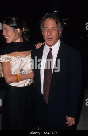 DUSTIN HOFFMAN. Der Bote: Die Geschichte von Joan of ARC premiere in Los Angeles 1999.k16909fb. (Kredit-Bild: © Fitzroy Barrett/Globe Photos/ZUMAPRESS.com) Stockfoto