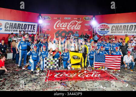 25. Mai 2014 – Concord, NC, USA – Concord, NC – 25. Mai 2014: Jimmie Johnson (48) gewinnt den Coca Cola 600 auf dem Charlotte Motor Speedway in Concord, NC. (Kreditbild: © ASP/Cal Sport Media/ZUMAPRESS.com) Stockfoto