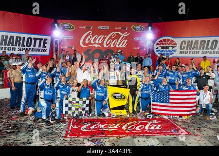 25. Mai 2014 – Concord, NC, USA – Concord, NC – 25. Mai 2014: Jimmie Johnson (48) gewinnt den Coca Cola 600 auf dem Charlotte Motor Speedway in Concord, NC. (Kreditbild: © ASP/Cal Sport Media/ZUMAPRESS.com) Stockfoto