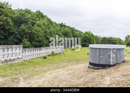 Ehemaliger Bau des Aussichtsturms BT 11 an der Grenzbefestigung der ehemaligen innerdeutschen Grenze in Stapelburg, Nordharz, Sachsen-Anhalt Stockfoto
