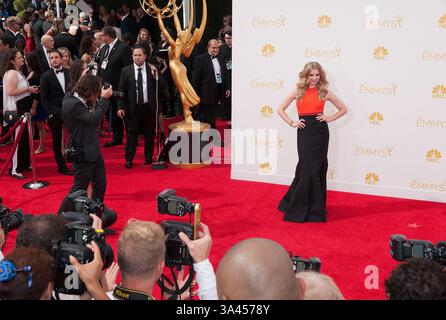 August 2014 – Los Angeles, Kalifornien, USA S - die Schauspielerin Natalie Dormer kommt zu den 66. Primetime Emmy Awards im Nokia Theatre. (Bild: © Leonard Ortiz/ZUMA Wire) Stockfoto