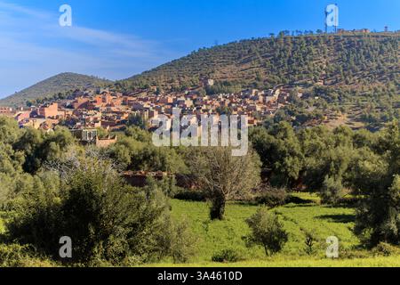 Atemberaubende Landschaft von Marokko - Dorf im Anti-Atlas-Berg, ein beliebtes Reiseziel für Wanderer. Stockfoto