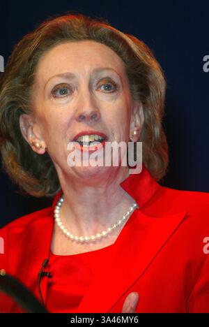 Oktober 2002 - Scarborough, North Yorkshire, England - MARGARET BECKET MP.SEK. North Yorkshire FÜR DIE UMWELT. TLABOUR PARTYKONFERENZ 2002.PARTYKONFERENZ 2002.03.10.2002.DI172.CREDIT: ALLSTAR/(Bild: © Globe Photos/ZUMAPRESS.com) Stockfoto