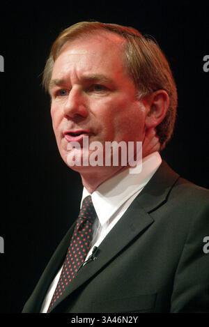 Oktober 2002 - Scarborough, North Yorkshire, England - GEOFFREY HOON MP. VERTEIDIGUNGSMINISTER VON North Yorkshire. TLABOUR PARTYKONFERENZ 2002.PARTYKONFERENZ 2002.03.10.2002.DI71.CREDIT: ALLSTAR/(Bild: © Globe Photos/ZUMAPRESS.com) Stockfoto