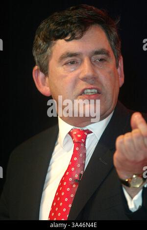 Oktober 2002 - Scarborough, North Yorkshire, England - GORDON BROWN MP. KANZLER DES FINANZMINISTERIUMS. TLABOUR PARTYKONFERENZ 2002.PARTYKONFERENZ 2002.03.10.2002.DI95.CREDIT: ALLSTAR/(Bild: © Globe Photos/ZUMAPRESS.com) Stockfoto