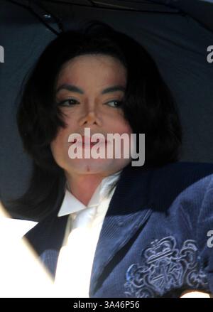 3. Dezember 2002 - Santa Maria, Kalifornien, USA - MICHAEL JACKSON... GERICHTSVERHANDLUNG KOMMT AM SANTA MARIA GERICHT-. SANTA MARIA, CA -. 3. DEZEMBER 2002-. NINA PROMMER / 2002 K27170NP (Kredit-Bild: © Globe Photos/ZUMAPRESS.com) Stockfoto