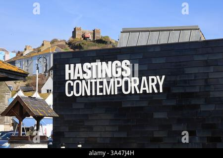 Die Hastings Contemporary Art Gallery (früher Jerwood) befindet sich am Stade in Hastings, East Sussex, Großbritannien Stockfoto