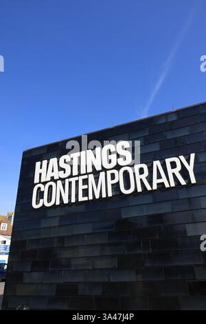 Die Hastings Contemporary Art Gallery (früher Jerwood) befindet sich am Stade in Hastings, East Sussex, Großbritannien Stockfoto