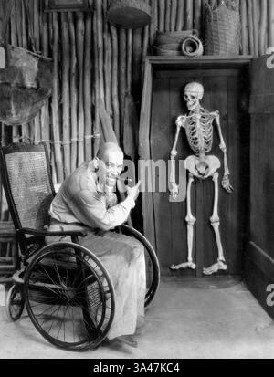 März 2006 – „Lon Chaney, am Set des Films, „West of Sansibar“, 1929“ (Bild: © Glasshouse/ZUMA Wire) Stockfoto