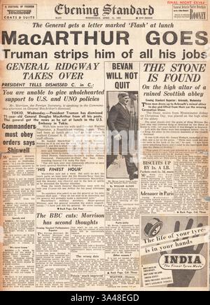 1951 Evening Standard (London): Präsident Truman entlässt General MacArthur Stockfoto