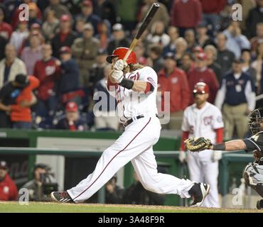 9. April 2014: Washington, District of Columbia, Vereinigte Staaten von Amerika - Jayson Werth (28) schlägt im Nationals Park in Washington, D.C. am Mittwoch, den 9. April 2014 im achten Inning gegen die Florida Marlins. Werth hat auf dem nächsten Feld einen Grand Slam getroffen und die Nationalmannschaft mit 10:7-Sieg über die Marlins gewonnen. Credit: Ron Sachs / CNP (Bild: © Ron Sachs/CNP/ZUMAPRESS.com) Stockfoto