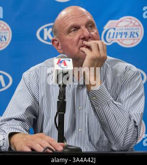 August 2014 – Los Angeles, Kalifornien, USA S – Steve Ballmer, Eigentümer der New Los Angeles Clippers, wird am Montag, den 18. August 2014, im Staples Center in Los Angeles, Kalifornien vorgestellt. (Bild: © Prensa Internacional/ZUMA Wire) Stockfoto