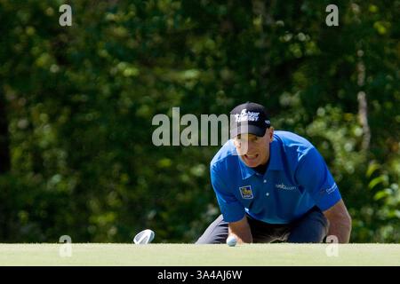 30. August 2014 - Norton, Massachusetts, USA - 30. August 2014: Jim Furyk reiht seinen Putt im 18. Loch in der zweiten Runde der Deutschen Bank Championship am TPC Boston ein. Anthony Nesmith/CSM(Bild: © Anthony Nesmith/Cal Sport Media/ZUMAPRESS.com) Stockfoto