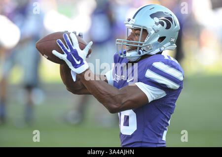 30. August 2014 - Manhattan, Kansas, USA - 30. August 2014: Der Breitbandempfänger Tyler Lockett (16) der Kansas State Wildcats macht im NCAA Football-Spiel zwischen Stephen F. Austin und Kansas State im Bill Snyder Family Stadium in Manhattan, Kansas einen Fang im Vorspiel. Kendall Shaw/CSM(Bild: © Kendall Shaw/Cal Sport Media/ZUMAPRESS.com) Stockfoto
