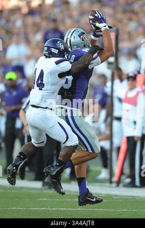 30. August 2014 - Manhattan, Kansas, USA - 30. August 2014: Kansas State Wildcats Tight End Zach Trujillo (85) hat 3 Pässe über 29 Meter gefangen. In Aktion während des NCAA Football-Spiels zwischen Stephen F. Austin und Kansas State; im Bill Snyder Family Stadium in Manhattan, Kansas. Kendall Shaw/CSM(Bild: © Kendall Shaw/Cal Sport Media/ZUMAPRESS.com) Stockfoto