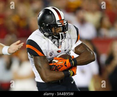 September 2014 Oregon State Beavers Running Back Storm Woods #24 während des NCAA Football Spiels zwischen den Oregon State Beavers und den USC Trojans im Coliseum in Los Angeles, Kalifornien. Charles Baus/CSM(Credit Image: © Charles Baus/Cal Sport Media/ZUMAPRESS.com) Stockfoto