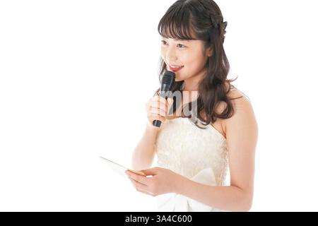 Braut spricht am Mikrofon Stockfoto