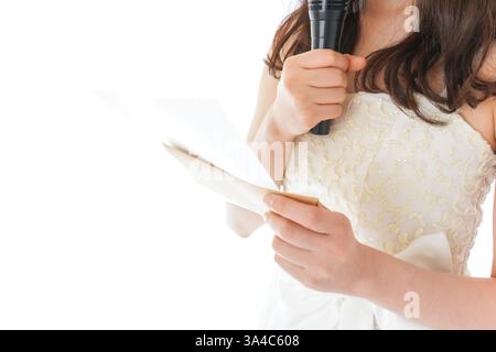 Braut spricht am Mikrofon Stockfoto