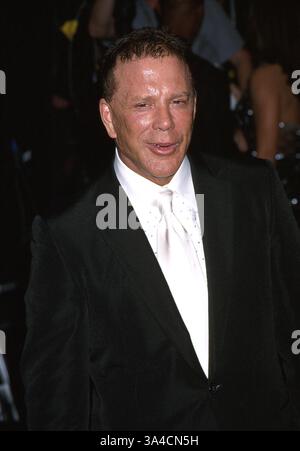 26. März 2002 - Hollywood, CA, USA - K24506EG: VANITY FAIR jährlichen OSCAR PARTY. MORTON'S RESTAURANT, WEST HOLLYWOOD, CA 03/24/2002.MICKEY ROURKE. ED GELLER / 2002 (Kredit-Bild: © Globe Photos/ZUMAPRESS.com) Stockfoto