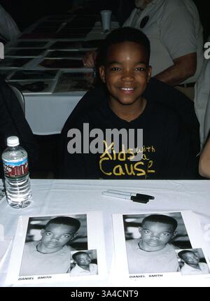 10. April 2002 - Hollywood, CA, USA - K24638EG: HOLLYWOOD Sammler zeigen. HOTEL BEVERLY GARLAND, NORTH HOLLYWOOD, CA 04/06/2002.DANIEL SMITH. POTO von ED GELLER / 2002 (Kredit-Bild: © Globe Photos/ZUMAPRESS.com) Stockfoto