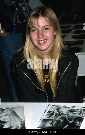 10. April 2002 - Hollywood, CA, USA - K24638EG: HOLLYWOOD Sammler zeigen. HOTEL BEVERLY GARLAND, NORTH HOLLYWOOD, CA 04/06/2002.ASHLIE BRILLAUIT. POTO von ED GELLER / 2002 (Kredit-Bild: © Globe Photos/ZUMAPRESS.com) Stockfoto