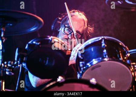 Buenos Aires (18. März 2025). Alternative Rock Band Garbage (Butch Vig, Schlagzeug) spielt live im Obras Stadium in Buenos Aires, Argentinien. Quelle: Mariano Garcia/Alamy Live News Stockfoto