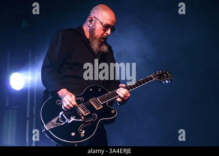 Buenos Aires (18. März 2025). Alternative Rock Band Garbage (Steve Marker, Gitarre) live im Obras Stadium in Buenos Aires, Argentinien. Quelle: Mariano Garcia/Alamy Live News Stockfoto