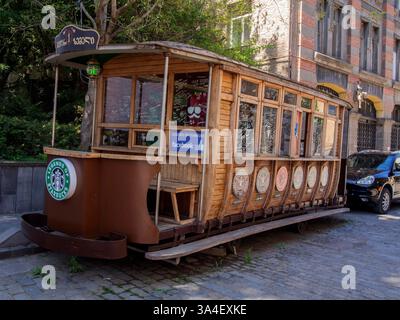 30. April 2014 – Starbucks in Tiflis (Foto: © Igor Golovniov/ZUMA Wire/ZUMAPRESS.com) Stockfoto